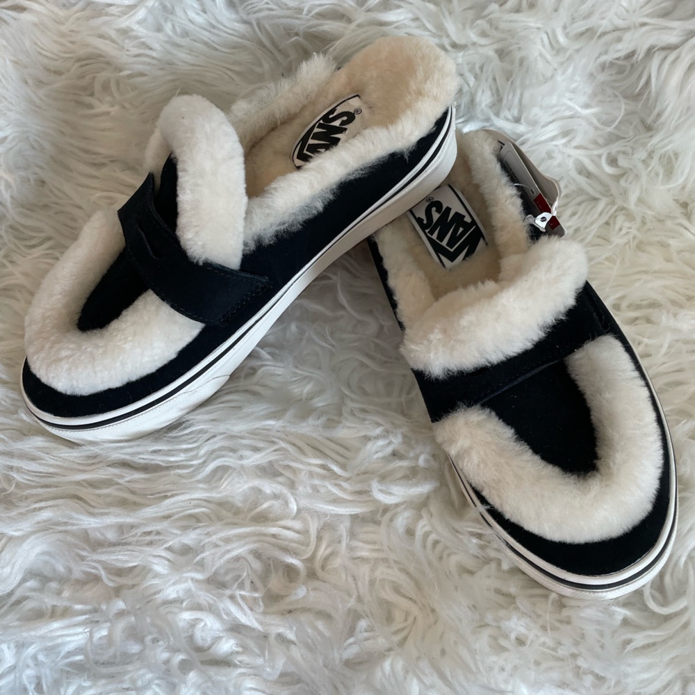 Vans NWT Unisex Style 53 Shearling Mule DX Black/White. Size 5 Men’s, 6.5 Women